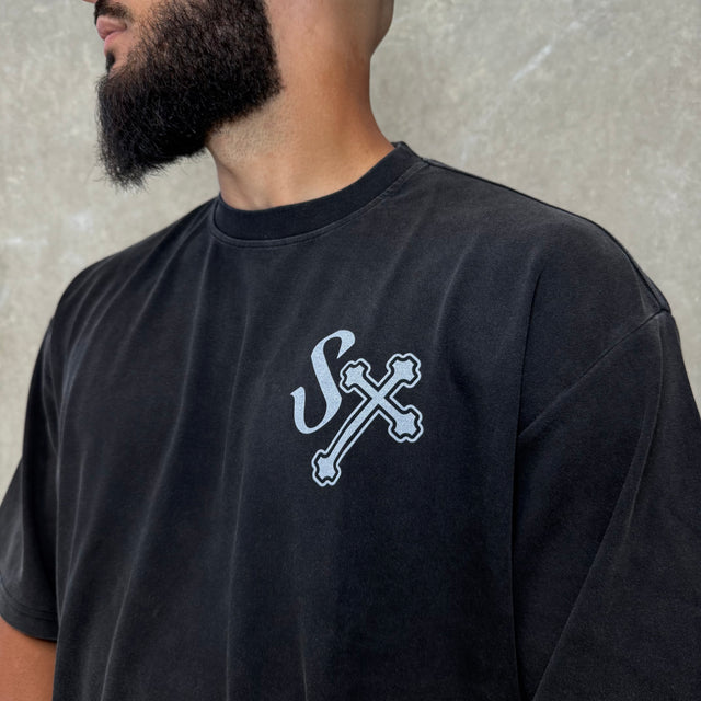 One True King Graphic Tee
